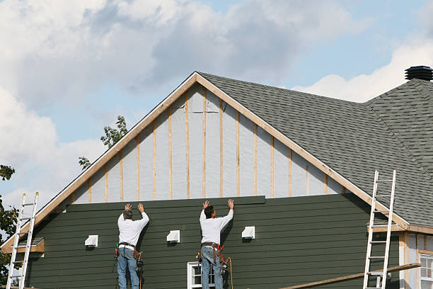 Professional Vinyl Siding technician working in Leck Kill, PA